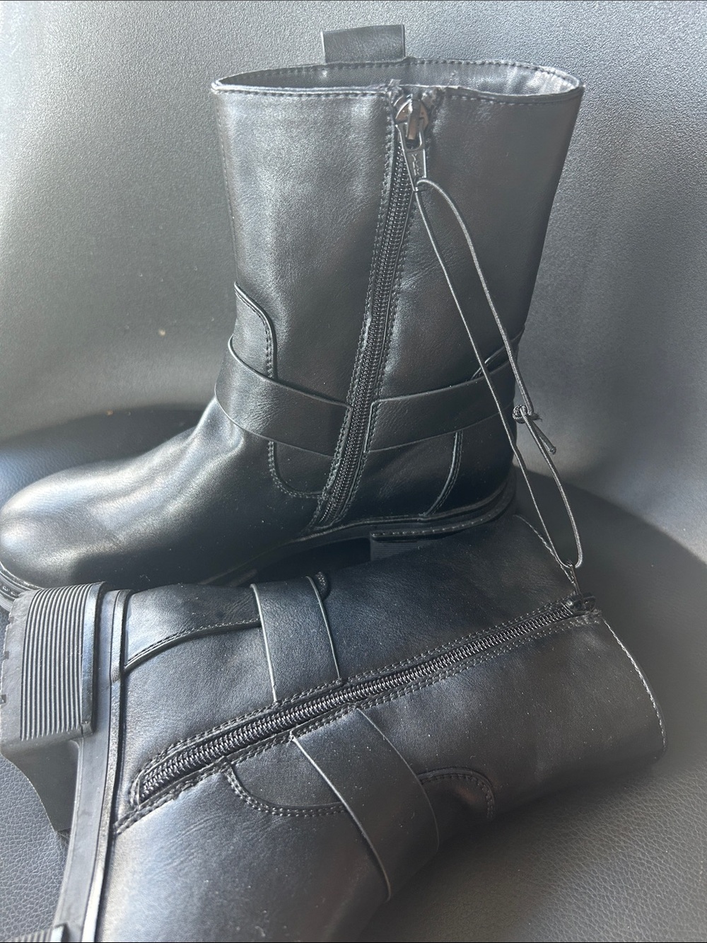 NWT 🆕 Mexx Women’s Black Leather Harness Ring Combat Boots size 7 - Picture 2 of 3
